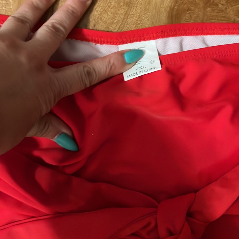Red bikini 👙 - Picture 2 of 5